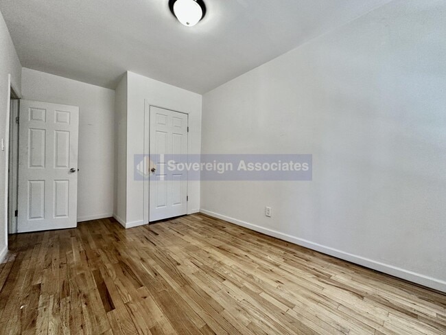 Building Photo - 401 E 68th St
