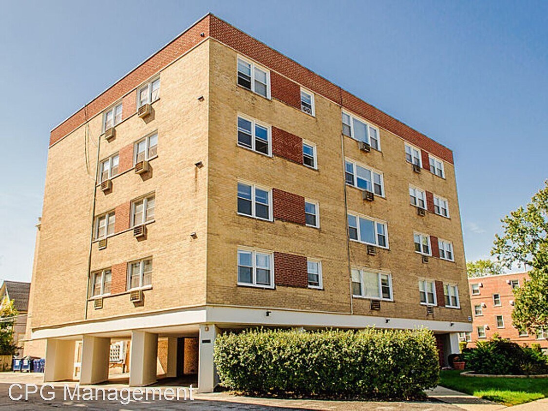 Primary Photo - 2 br, 2 bath House - 445 Sherman Ave #404