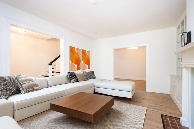 Building Photo - 3410 Oakenshaw Pl