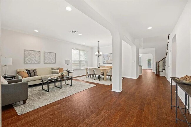 Building Photo - 703 S Frontier Ln