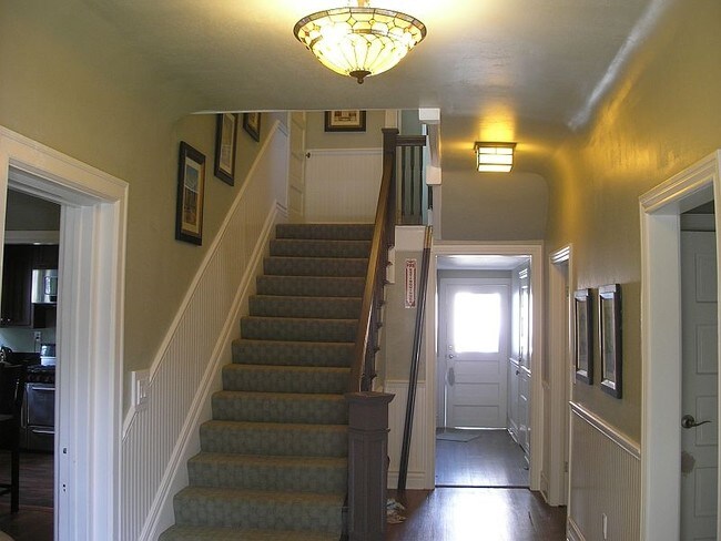 Interior Photo - 1195 W 28th St
