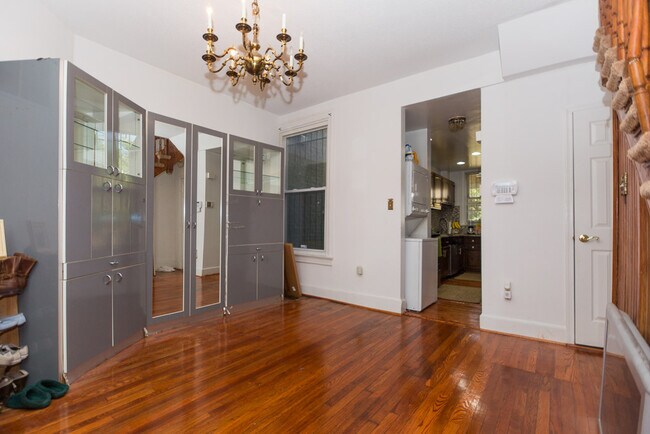 Foto del edificio - 1944 3rd St NW