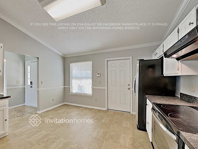 Foto del edificio - 2463 Twin Springs Dr N