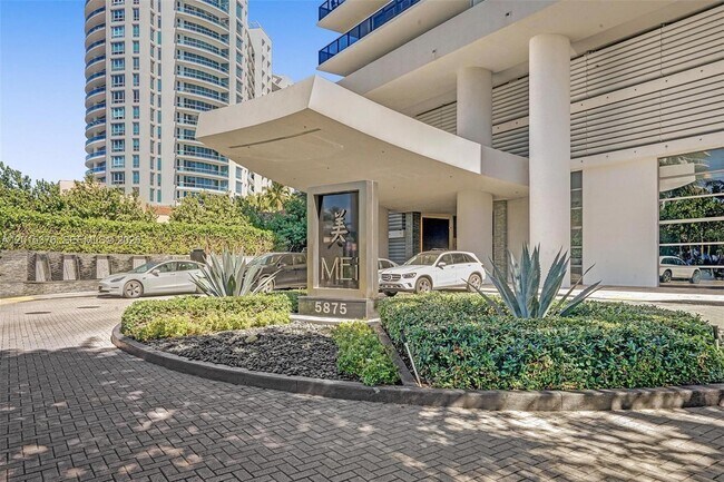 Foto del edificio - 5875 Collins Ave