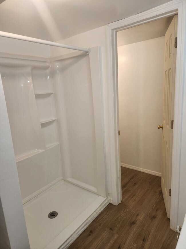 Foto del edificio - 309 Ellis Ave