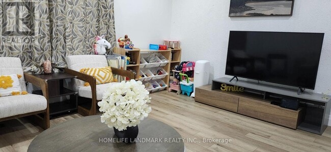 Building Photo - 335 Shamrock Ct