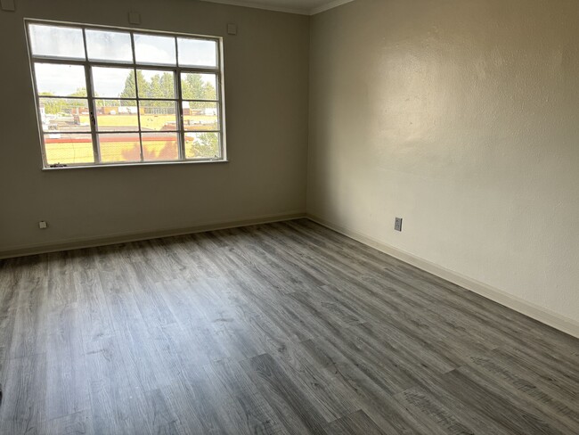 Building Photo - 2409 Myers Ave