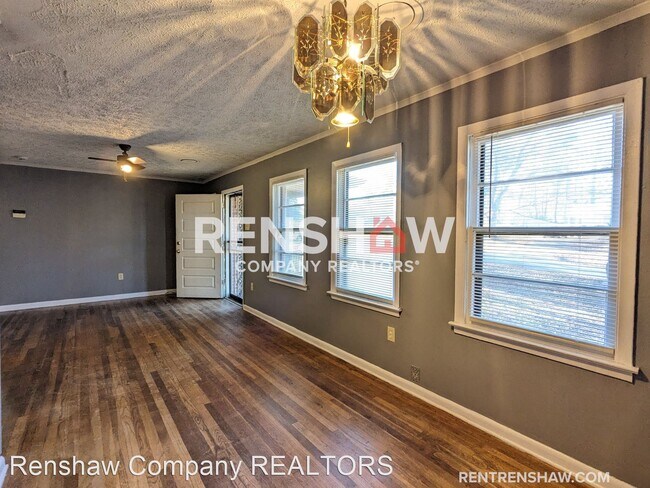Building Photo - 3 br, 2 bath House - 1752 Carlyle Rd