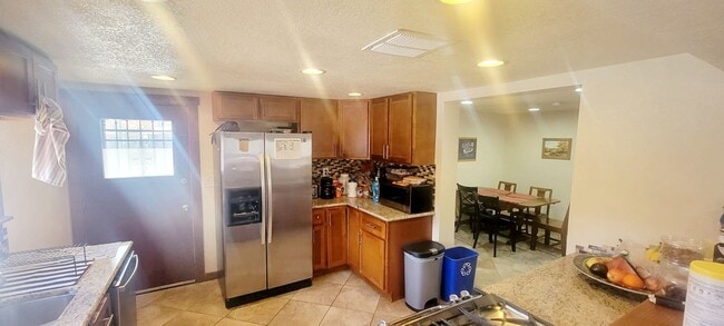 Building Photo - Reduced Rent | 5BD/3BA Home Near Pearl St, CU, Hiking, Park |