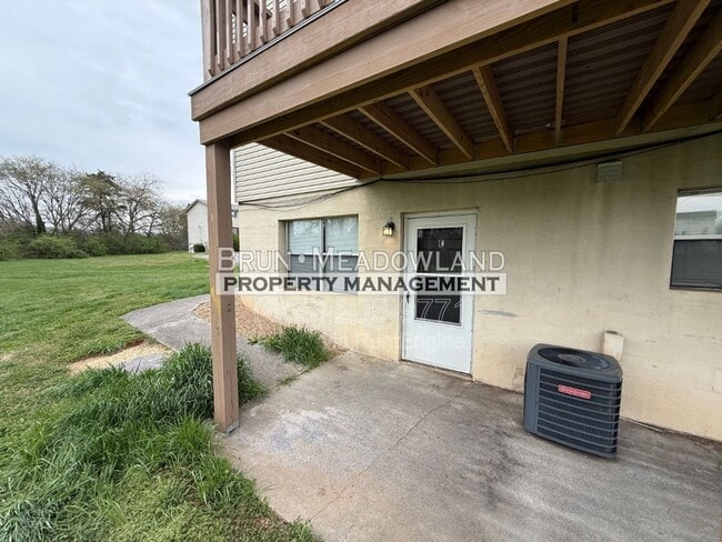 Photo - 1921 Meadowland Ln Apartment