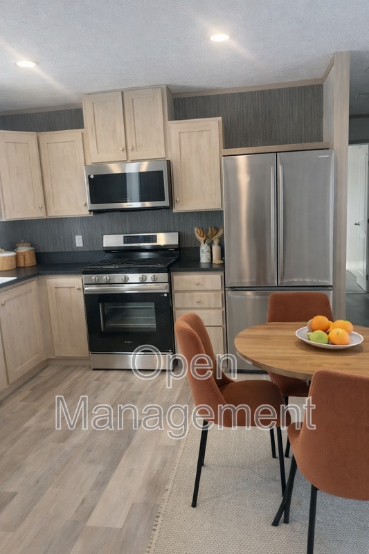 Building Photo - 825 1st Ave E