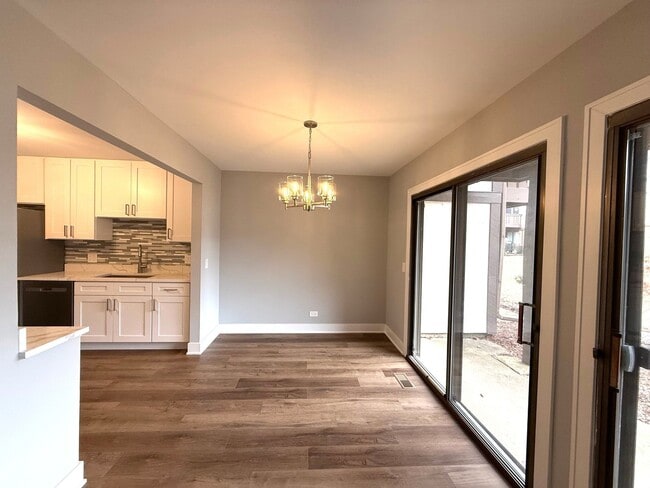 Foto del edificio - 1221 Sandhurst Ct