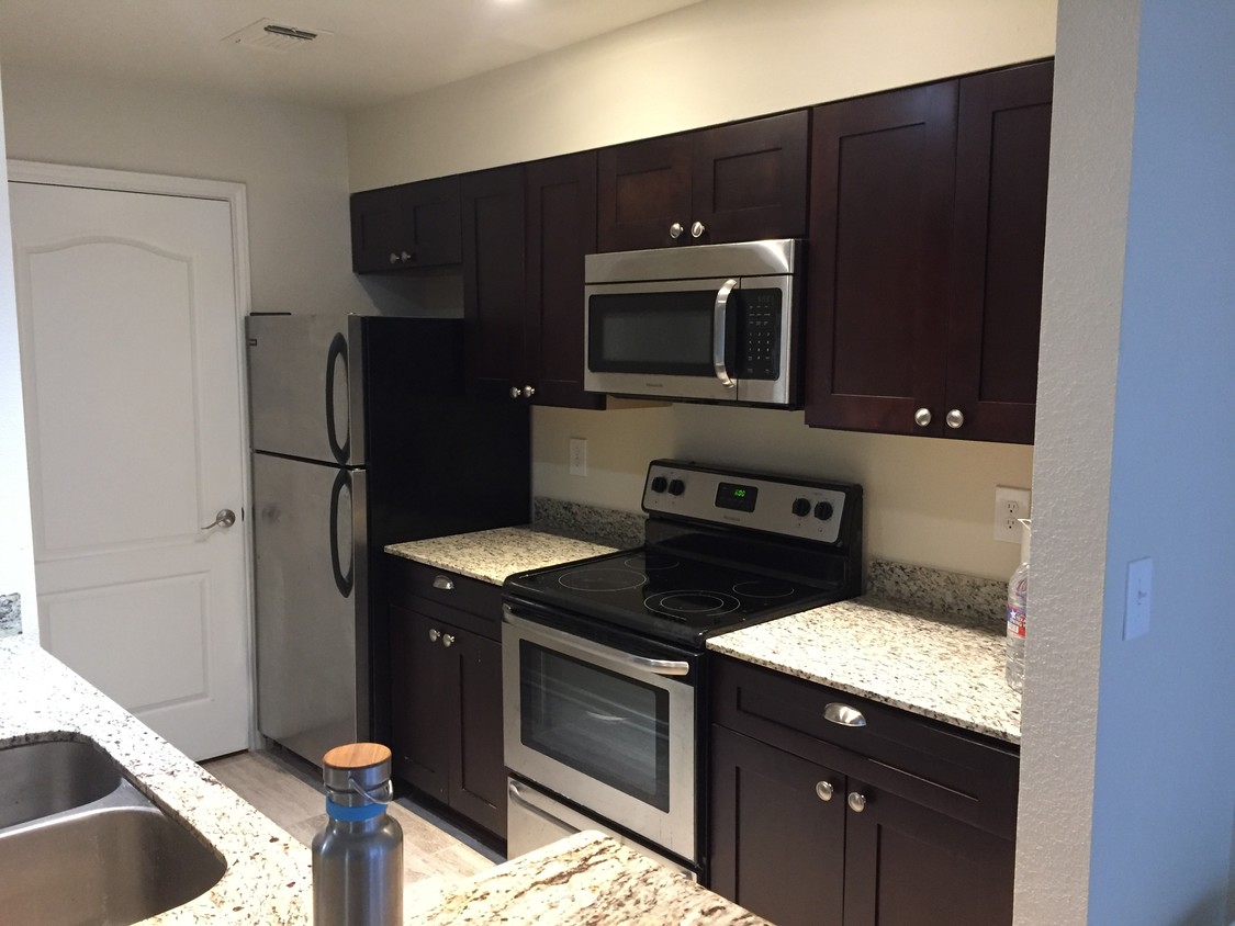 Kitchen/ laundry room - 6000 Shepherd Mountain Cove