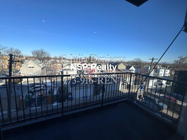 Building Photo - 6340 W Belmont Ave