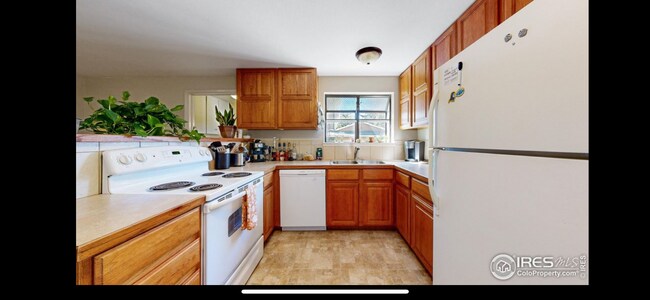 Building Photo - 1036 Ponderosa Dr