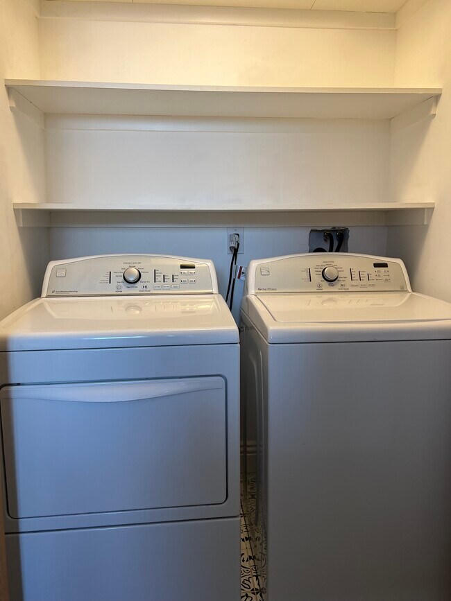 Building Photo - 1454 N Clybourn Ave