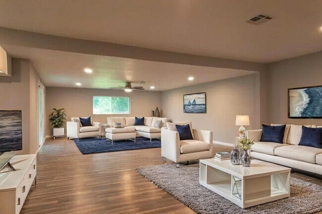 Foto del edificio - 25373 Goodson Rd