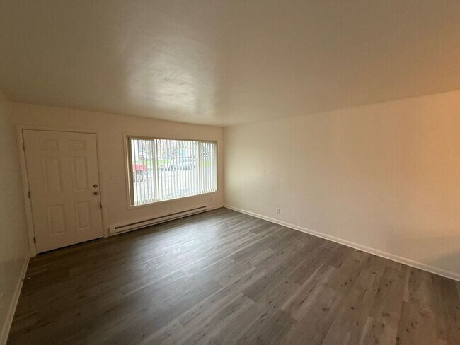 Building Photo - 1835 Beach Ave NE