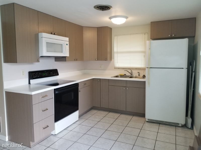 1604 Cardinal Ln, Englewood, FL 34224 Room for Rent in Englewood, FL