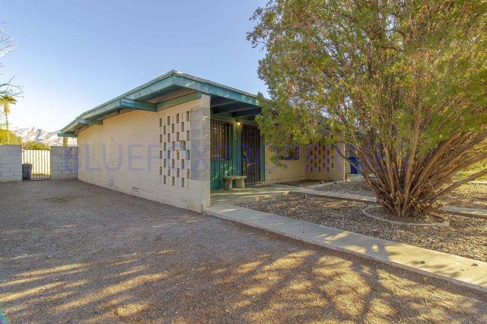 Primary Photo - 2 Bedroom Townhome with Gated Yard