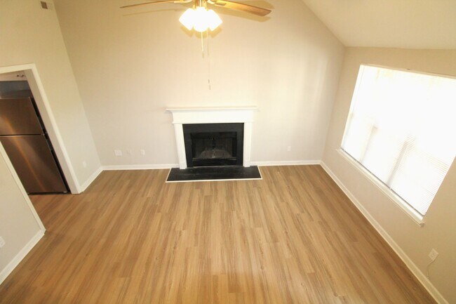 Building Photo - Fully Remodeled 3 Bedroom home with a garage!