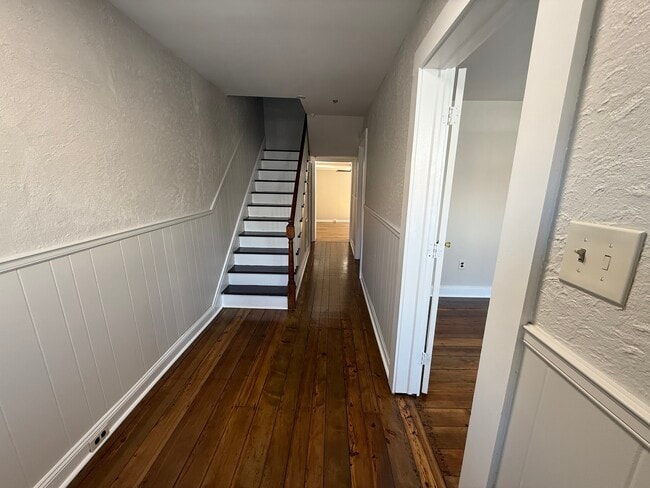 Entry - 13 N Main St