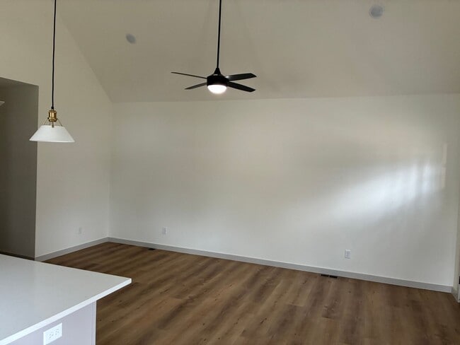 Building Photo - Brand New 2 Bed Home - Springfield MO