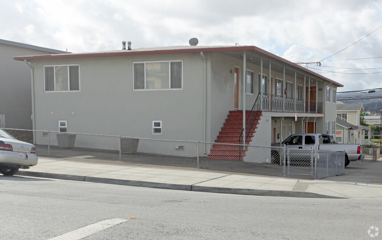 Primary Photo - 14-22 Magnolia Ave