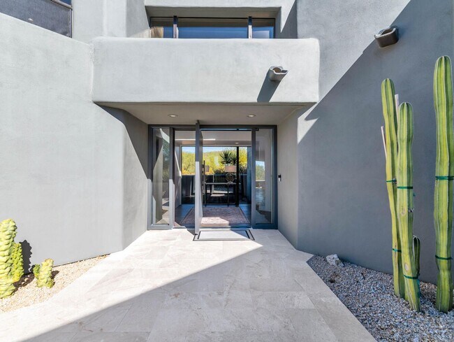 Foto del edificio - Rates Vary: $12,495 - $19,995