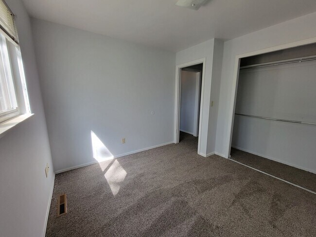 Foto del edificio - 4075 Harbor Pl