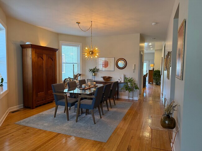 Foto del edificio - 4108 Maplewood N Ave