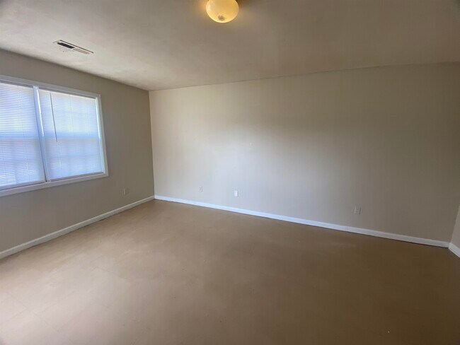 Building Photo - 1142 Ferrell St