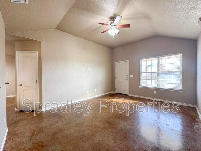 Foto del edificio - 4849A Deep Dr