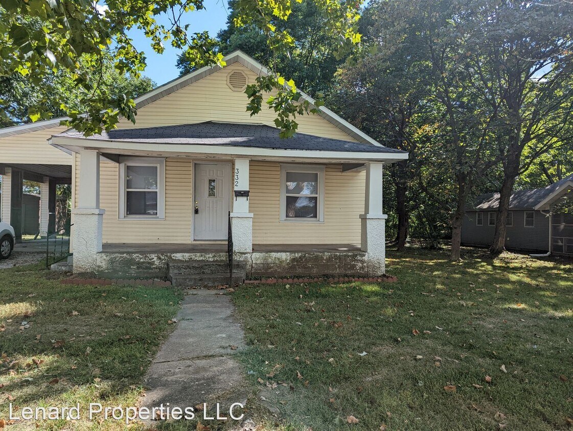 3 br, 1 bath House 332 Summit House Rental in Bolivar, MO