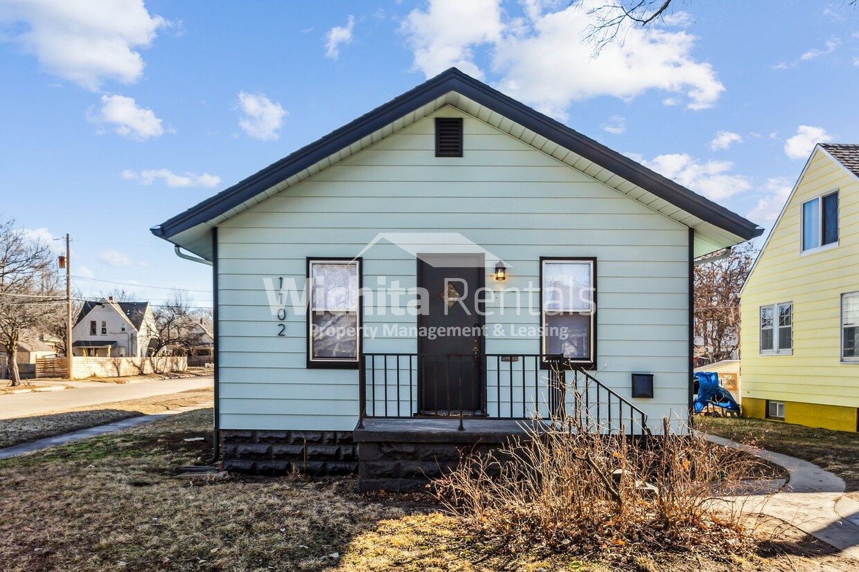 Primary Photo - Remodeled 3 bedroom 1.5 bath home