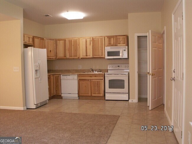 Foto del edificio - 7400 Courtyard Dr