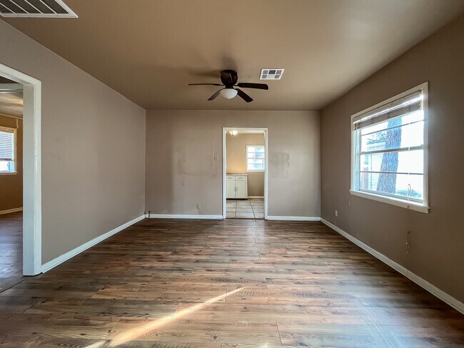 Dining Room - 209 S Lowry St