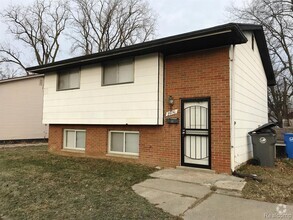 Building Photo - 26150 Carlysle St