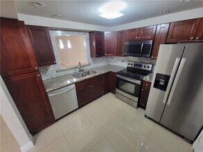 Building Photo - 404 NW 68th Ave