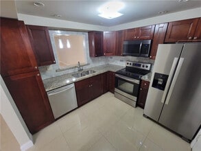 Building Photo - 404 NW 68th Ave
