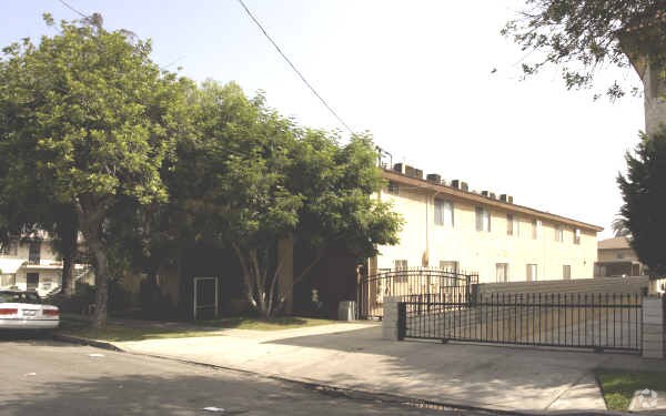 Primary Photo - 1418 S 5th St