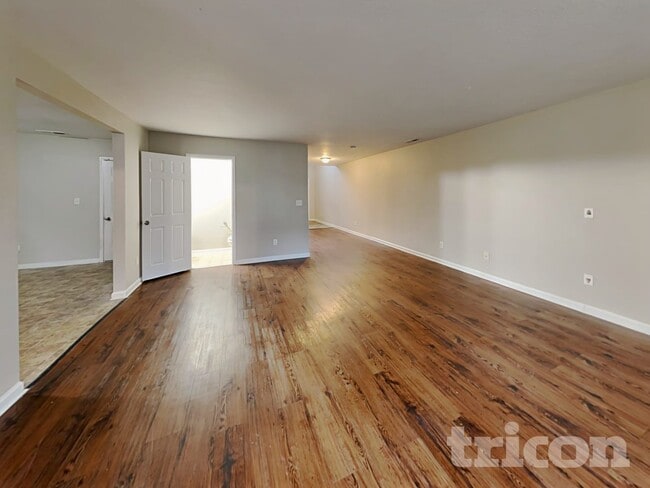 Foto del edificio - 1810 Long Paw Ln