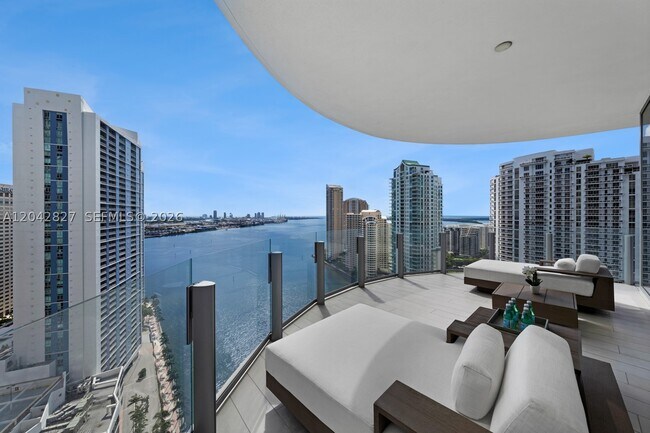 Foto del edificio - 300 Biscayne Blvd