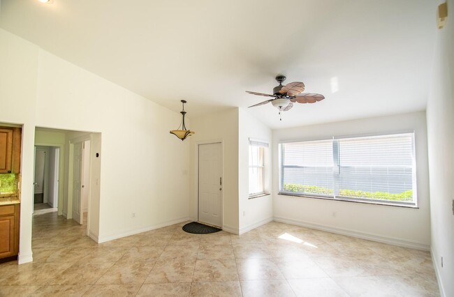 Building Photo - 7469 Kingsley Ct