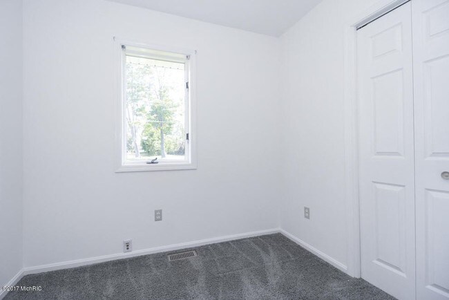 Foto del edificio - 5301 E W Ave