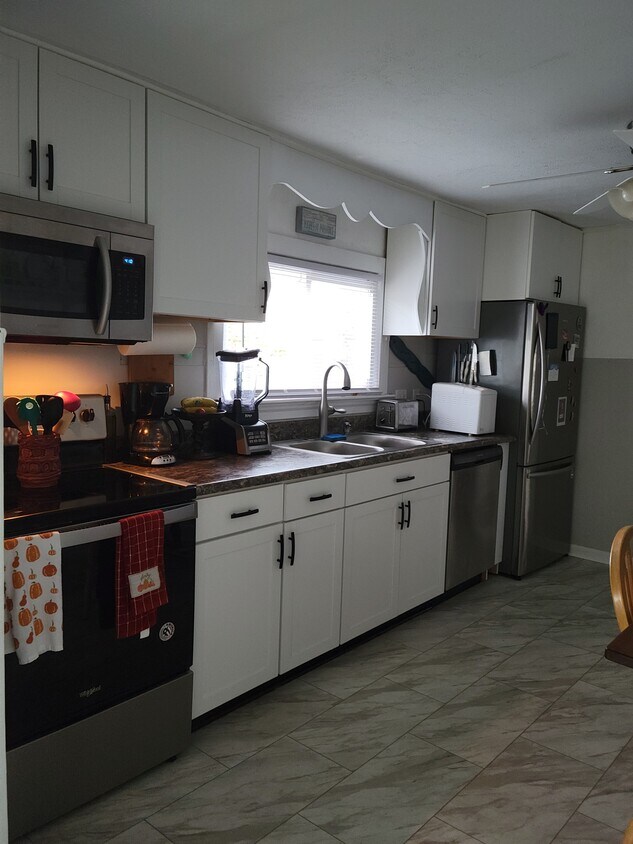 Foto principal - 104 Oak Grove Rd