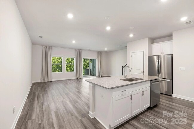 Building Photo - 1010 Maltby St