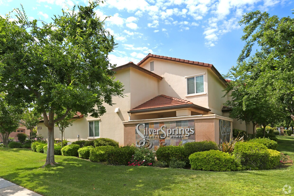 Silver Springs Rental Homes I & II Apartments in Fresno, CA