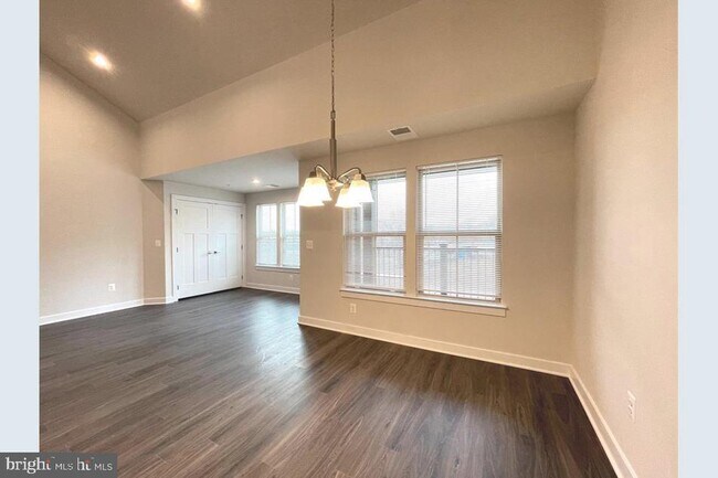 Building Photo - 10010 Ruffian Wy