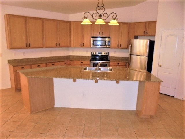 Building Photo - 16413 N 171st Dr
